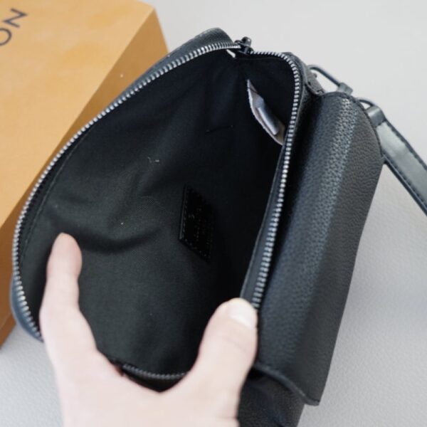 LOUIS VUITTON PILOT BAG BLACK 29CM - Image 10