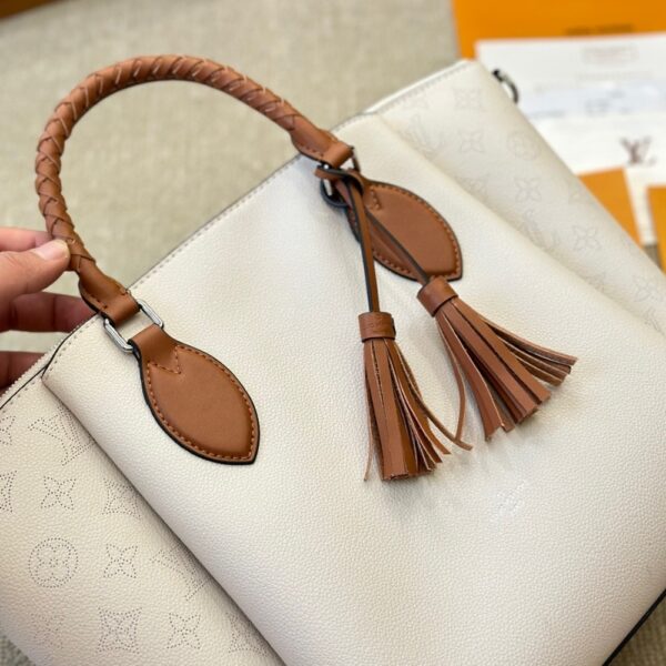 LOUIS VUITTON MAHINA LEATHER HAUMEA BAG WHITE 30CM - Image 5