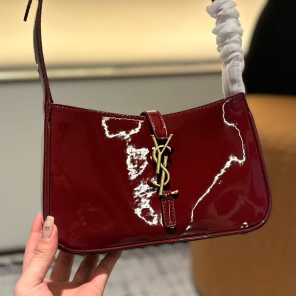SAINT LAURENT LE 5 A 7 PATENT HOBO BAG IN SHINY LEATHER WINE RED 25CM - Image 3