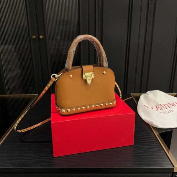 VALENTINO GARAVANI ROCKSTUD HANDBAG IN GRAINY LEATHER BROWN 21CM - Image 2