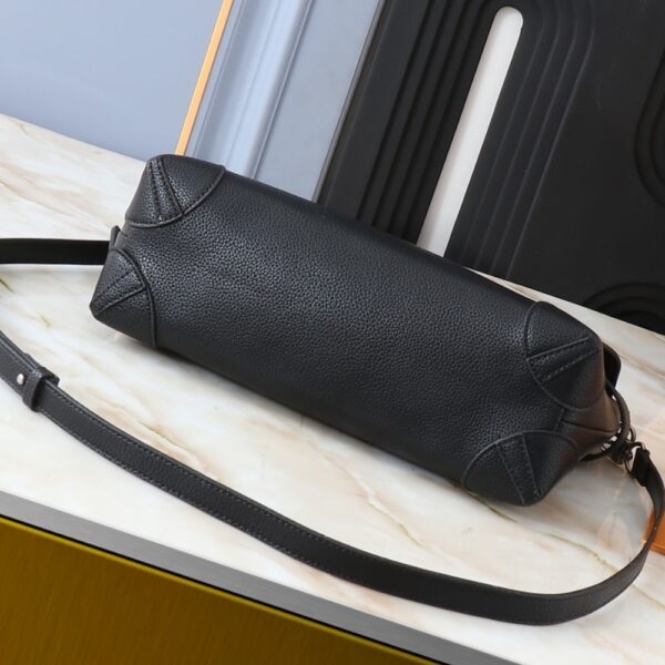 LOUIS VUITTON STEAMER CROSSBODY BAG BLACK 30CM M11607 - Image 5