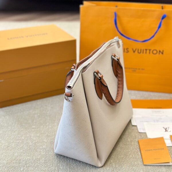 LOUIS VUITTON MAHINA LEATHER HAUMEA BAG WHITE 30CM - Image 8
