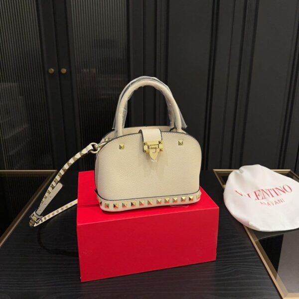 VALENTINO GARAVANI ROCKSTUD HANDBAG IN GRAINY LEATHER WHITE 21CM - Image 2