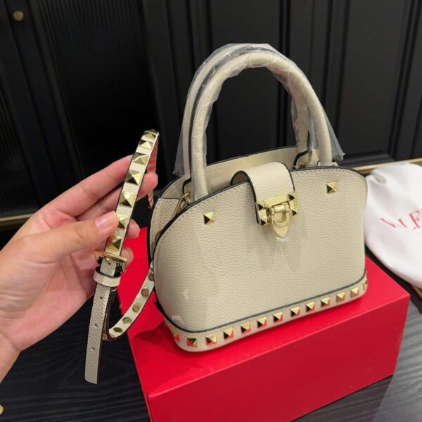VALENTINO GARAVANI ROCKSTUD HANDBAG IN GRAINY LEATHER WHITE 21CM - Image 3