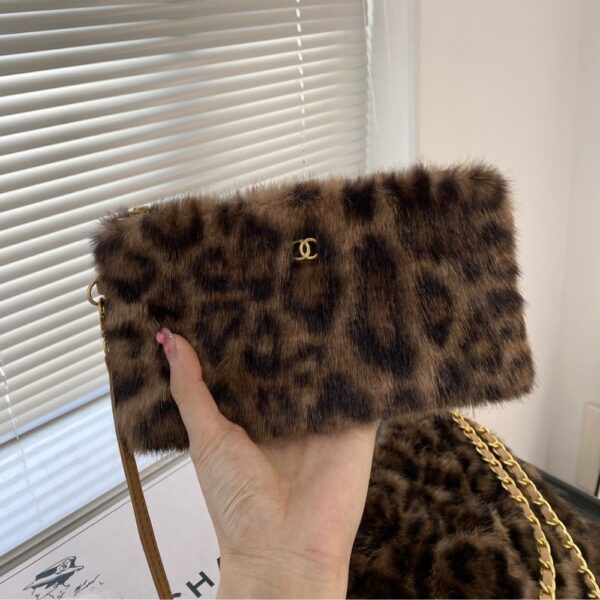 CHANEL SQUARE FUR HANDBAG LEOPARD COLOR 30CM - Image 9