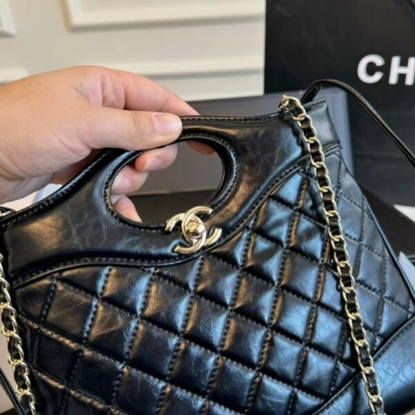 CHANEL 31 BAG LEATHER BLACK 24CM - Image 3