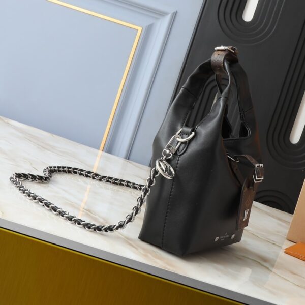 LOUIS VUITTON ATLANTIS MM BLACK 17CM - Image 4