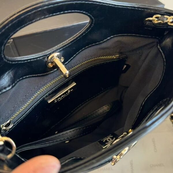 CHANEL 31 BAG LEATHER BLACK 24CM - Image 5
