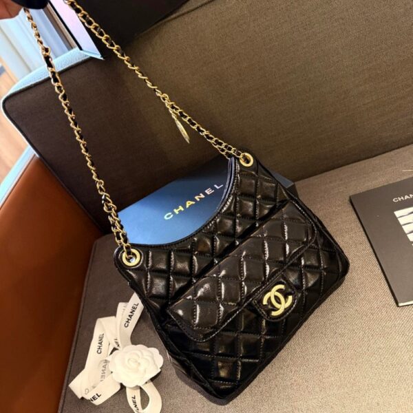 CHANEL SMALL HOBO BAG IN SHINY LEATHER GOLD BLACK 24CM - Image 6