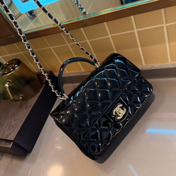 CHANEL CLASSIC MINI BAG IN SHINY LEATHER WITH HANDLE BLACK 20CM - Image 7
