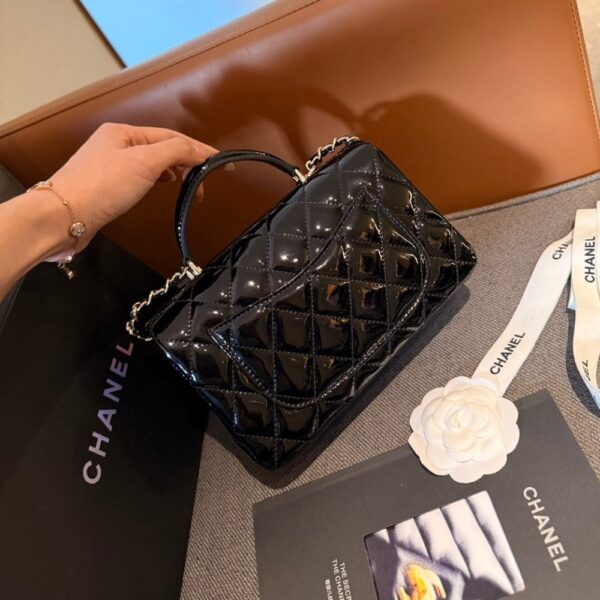 CHANEL CLASSIC MINI BAG IN SHINY LEATHER WITH HANDLE BLACK 20CM - Image 9