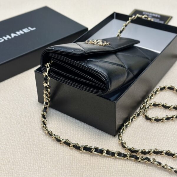 CHANEL FLAP BAG BLACK 19CM - Image 6