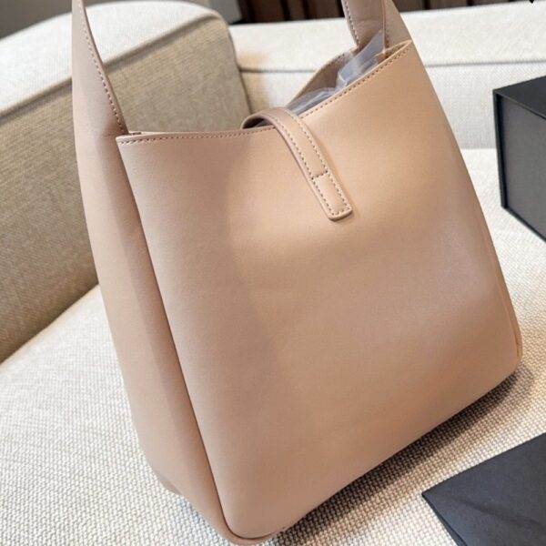 SAINT LAURENT LE 5 À 7 SUPPLE SMALL IN GRAINED LEATHER ROSE 24CM - Image 7