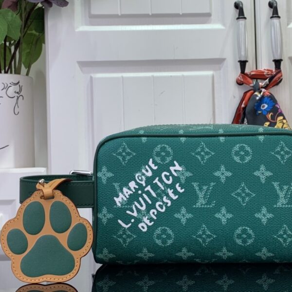 LOUIS VUITTON ROCKER DOPP KIT GREEN 22CM - Image 3