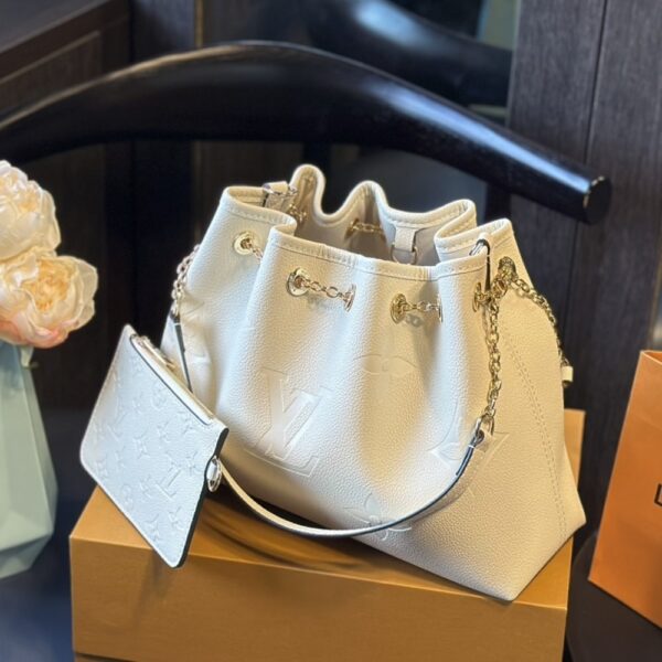 LOUIS VUITTON LV BUNDLE BAG CREAM 28CM M25452 - Image 2