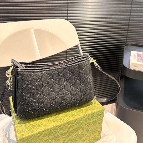 GUCCI GG EMBLEM SMALL SHOULDER BAG BLACK LEATHER 23CM - Image 2