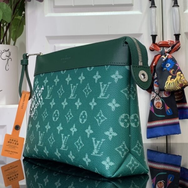 LOUIS VUITTON POCHETTE VOYAGE SOUPLE GREEN 21CM M12665 - Image 3