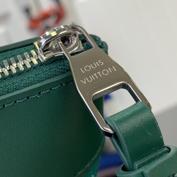 LOUIS VUITTON POCHETTE VOYAGE SOUPLE GREEN 21CM M12665 - Image 8