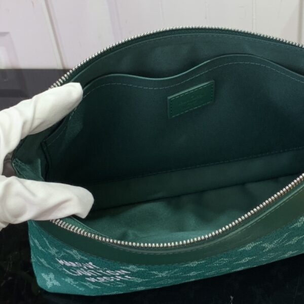 LOUIS VUITTON POCHETTE VOYAGE SOUPLE GREEN 21CM M12665 - Image 9