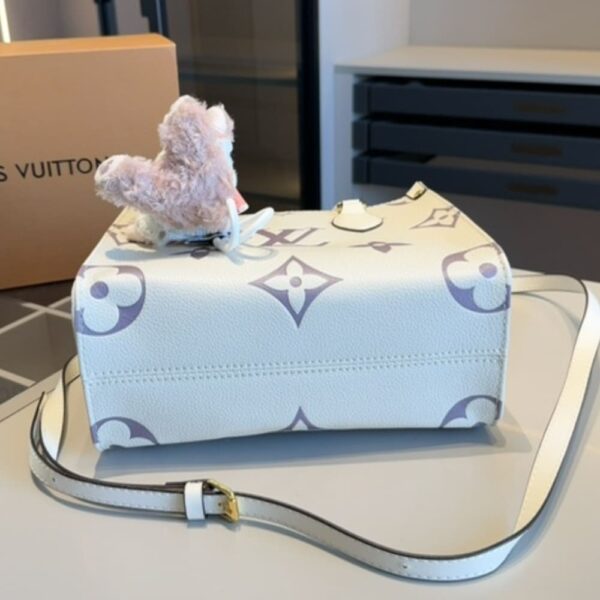 LOUIS VUITTON ONTHEGO PM DOVE WHITE 25CM - Image 4