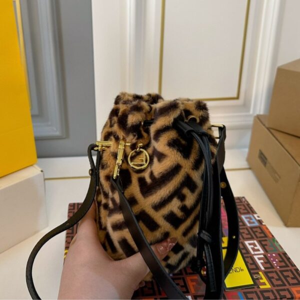 FENDI MON TRESOR SHEEPSKIN BAG BROWN 20CM - Image 4