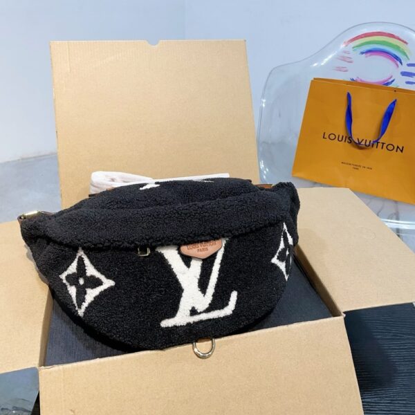 LOUIS VUITTON LV SKI BUMBAG SHEARLING BICOLOR CHOCOLATE AND CREAM 31CM M11799 - Image 2