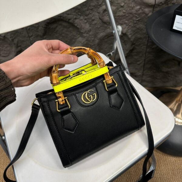 GUCCI DIANA MINI TOTE BAG BLACK 20CM - Image 2