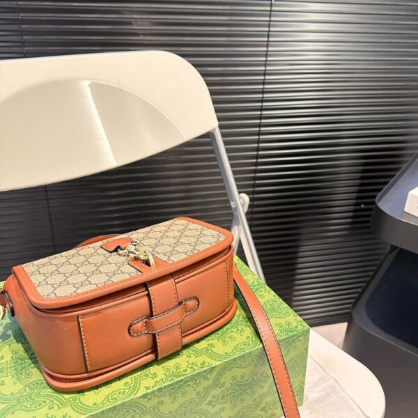 GUCCI GG EMBLEM MINI SHOULDER BAG BEIGE AND DARK BROWN 20CM ‎815211 FAD6L 9758 - Image 3