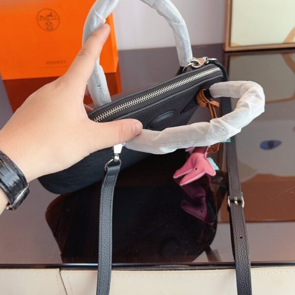 HERMES BOLIDE TAURILLON CLEMENCE BLACK 27CM - Image 3