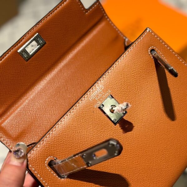 HERMÈS MINI KELLY EPSOM SILVER BUCKLE BROWN 20CM - Image 5