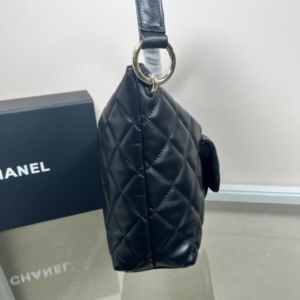CHANEL MAXI SIZE HOBO BAG BLACK LEATHER AND GOLD TONE METAL BLACK 27CM AS4339 B13833 94305 - Image 7