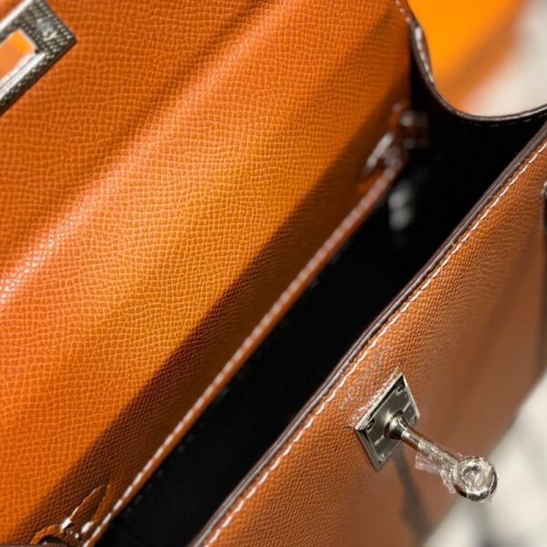 HERMÈS MINI KELLY EPSOM SILVER BUCKLE BROWN 20CM - Image 6