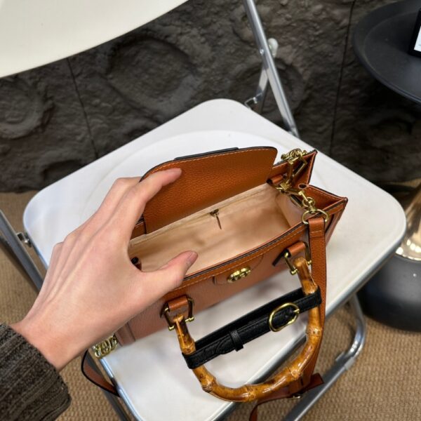 GUCCI DIANA SMALL SHOULDER BAG BROWN 25CM ‎735153 DJ24T 2548 - Image 5