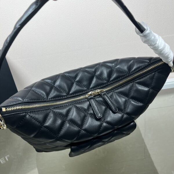 CHANEL MAXI SIZE HOBO BAG BLACK LEATHER AND GOLD TONE METAL BLACK 27CM AS4339 B13833 94305 - Image 8