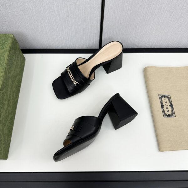GUCCI SIGNORIA SLIDE SANDAL IN BLACK - Image 5