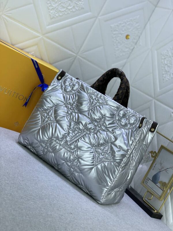 LOUIS VUITTON ONTHEGO PILLOW HANDBAG SILVER 34CM - Image 2