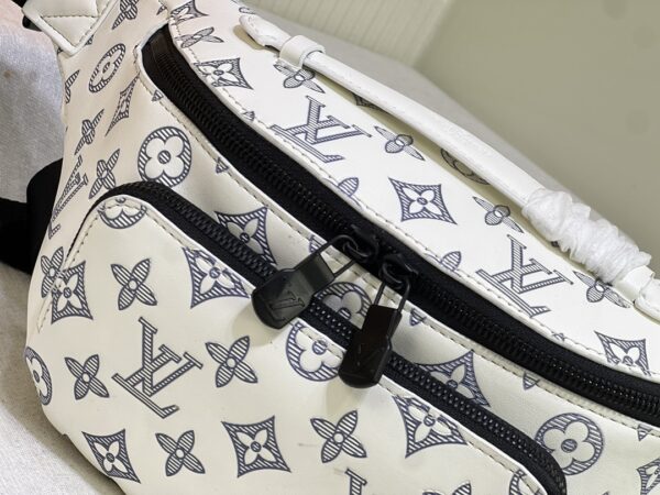 LOUIS VUITTON RUSH BUMBAG MONOGRAM SHADOW LEATHER WHITE AND NAVY BLUE 30CM M25227 - Image 5