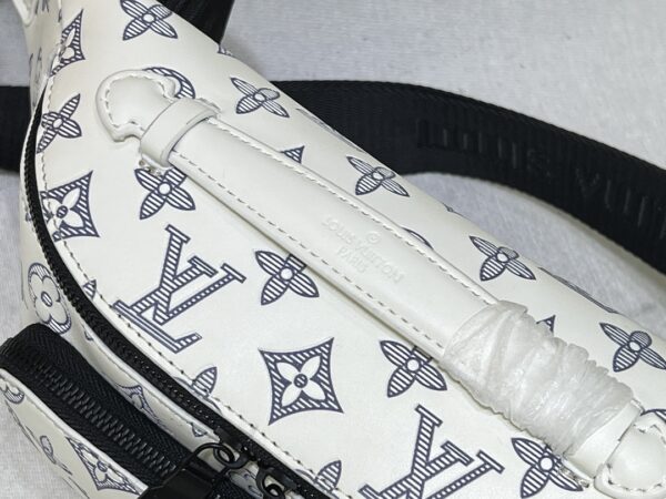 LOUIS VUITTON RUSH BUMBAG MONOGRAM SHADOW LEATHER WHITE AND NAVY BLUE 30CM M25227 - Image 6