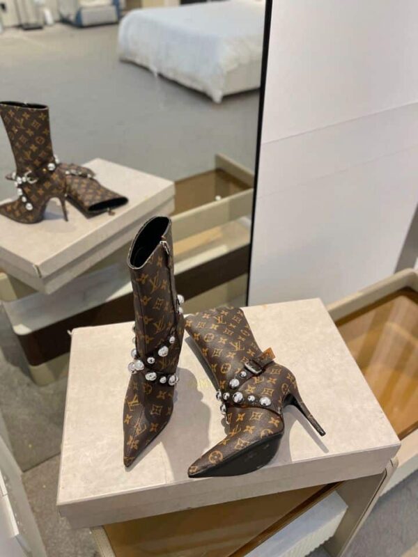 LOUIS VUITTON STUDDED ANKLE BOOTS MONOGRAM BROWN - Image 4