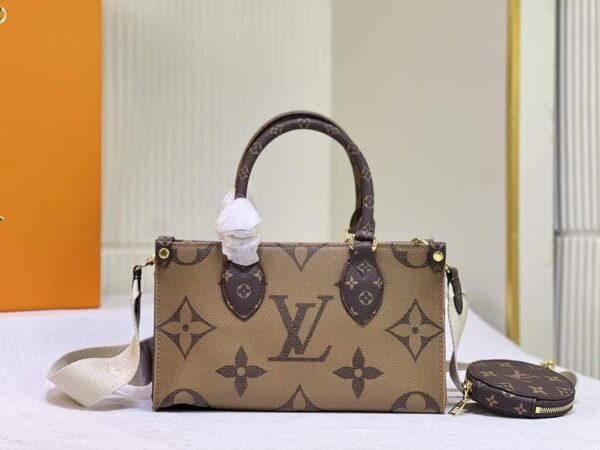 LOUIS VUITTON ONTHEGO EAST WEST GIANT MONOGRAM 25CM M46653 - Image 4