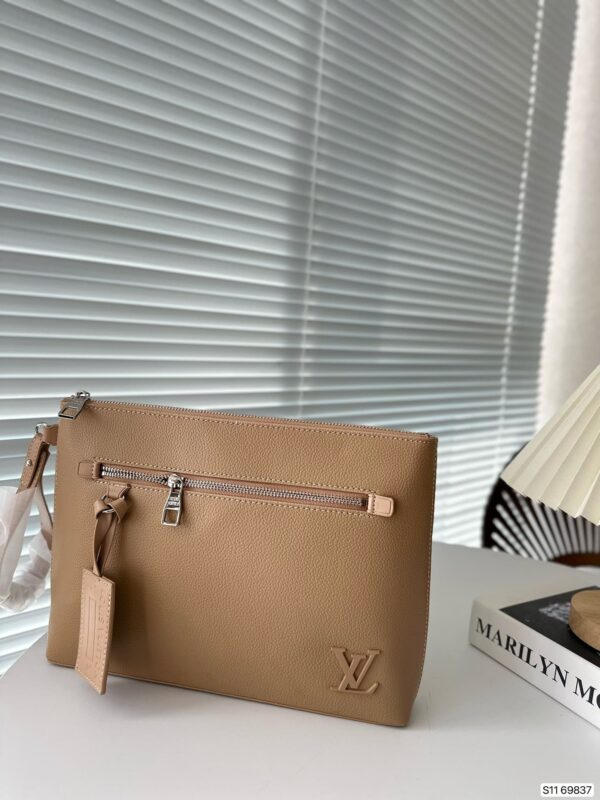LOUIS VUITTON TAKEOFF POUCH BEIGE 30CM - Image 8