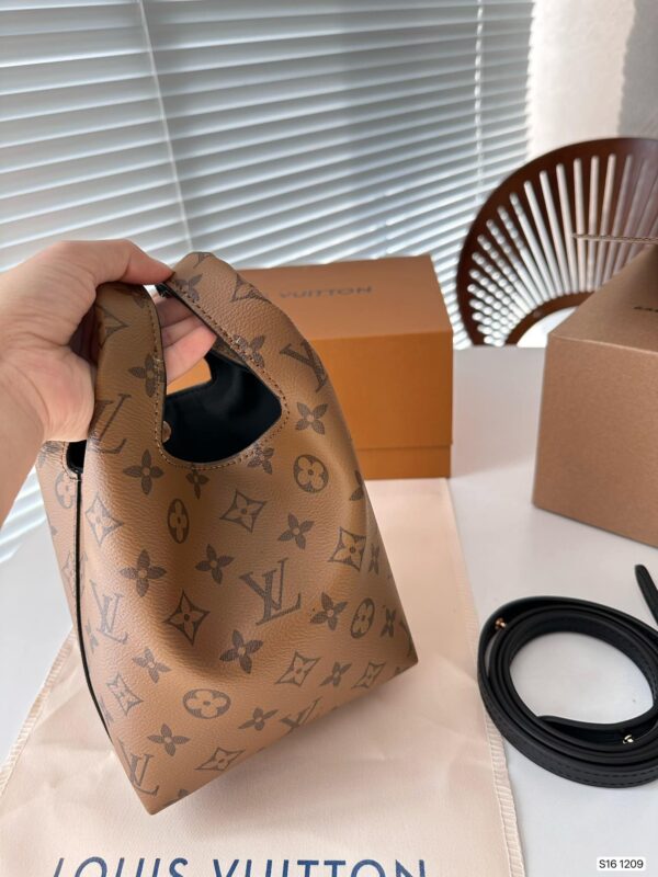 LOUIS VUITTON ATLANTIS BUCKET MONOGRAM CANVAS 17CM M46816 - Image 6