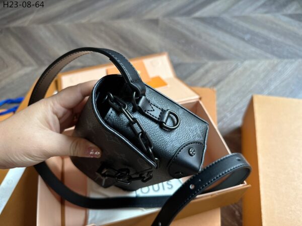 LOUIS VUITTON STEAMER WEARABLE WALLET BLACK 18CM M81783 - Image 7