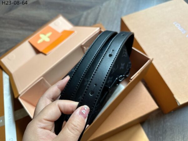 LOUIS VUITTON STEAMER WEARABLE WALLET BLACK 18CM M81783 - Image 8