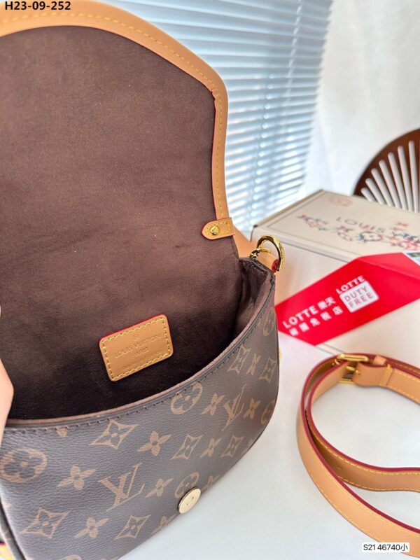 LOUIS VUITTON SAUMUR BB MONOGRAM BROWN 20CM M46740 - Image 10