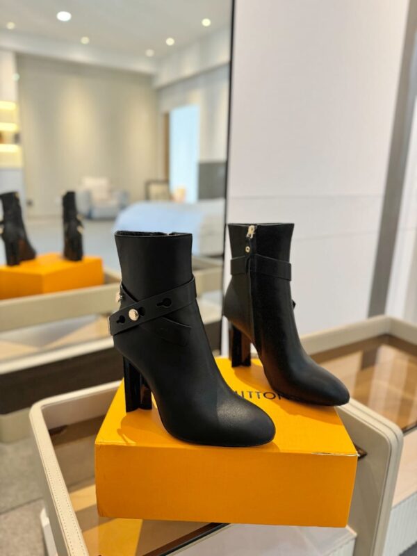 LOUIS VUITTON SILHOUETTE ANKLE BOOT BLACK 1ADAQZ - Image 3