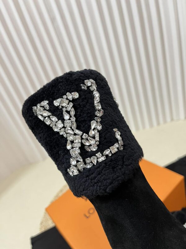 LOUIS VUITTON ANKLE BOOT STUDDED WITH DIAMONDS BLACK - Image 7