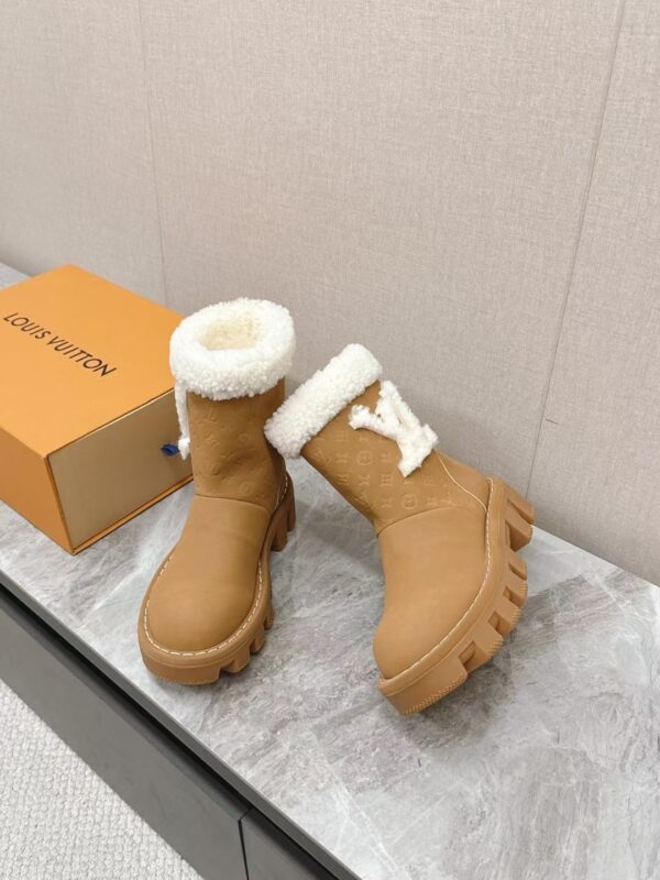 LOUIS VUITTON ANKLE BOOTS IN BRONZE BROWN - Image 5