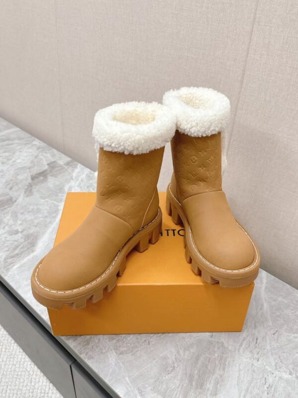 LOUIS VUITTON ANKLE BOOTS IN BRONZE BROWN - Image 4