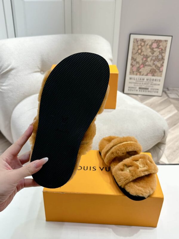 LOUIS VUITTON LV SUNSET FLAT COMFORT MULE SHEARLING BROWN - Image 7